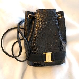 Salvatore Ferragamo Vara Drawstring mini Bucket